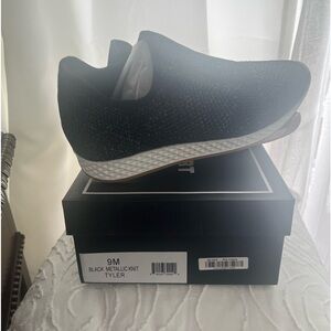 Women's Urban Sport by J/Slides Black Metallic Knit Tyler Sneaker Size: 9M